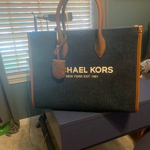 Micheal Kors Denim Tote, larger size, nwot